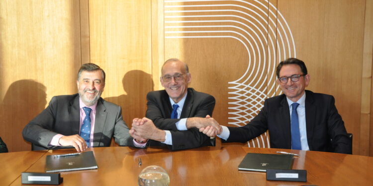 AGEF e Inditex renuevan el convenio de colaboración con la UVigo