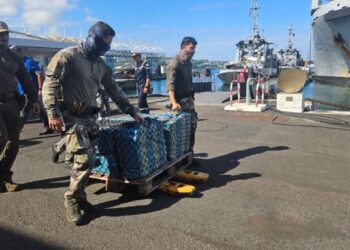 Incautados en Tahití casi 524 kilos de cocaína en un pesquero con base en Vigo