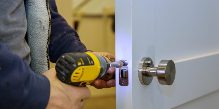 Detenido tras cobrar por un servicio de cerrajero más de 1.800 euros