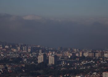 ¿Qué le pasa al cielo de Vigo? Las nieblas de advección inundan las Rías Baixas