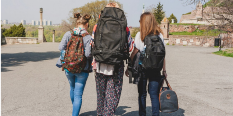 Experiencias y beneficios inolvidables en los viajes de fin de curso que todo estudiante debería vivir