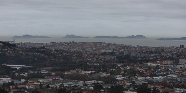 Critican el «sectarismo político» de Caballero: «hostil» con la Xunta y «dócil» con Sánchez