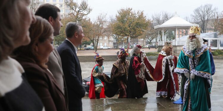Los Reyes Magos visitan por primera vez el Pazo provincial