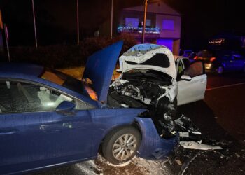 Cinco heridos en un accidente frontal en la carretera que une Redondela y O Porriño