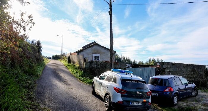 Violento asalto en Meis: una pareja es brutalmente agredida en su domicilio