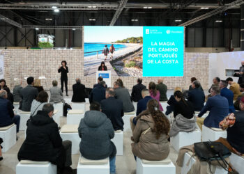 La magia y la luz «que mejor iluminan Vigo» (y no son las luces de Navidad) resplandecen en Fitur