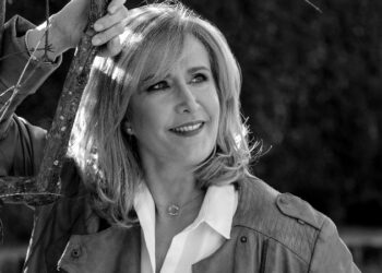 Nieves Herrero acerca los misterios de la Luna Roja a Vigo