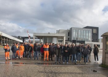 Empleados critican que Levantina «marche de Galicia» y «deje tiradas a 95 familias»