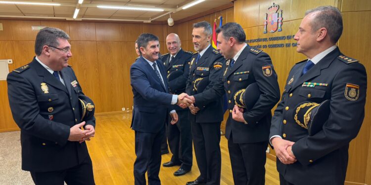Bienvenida a los dos nuevos comisarios de la Policía Nacional de Vigo