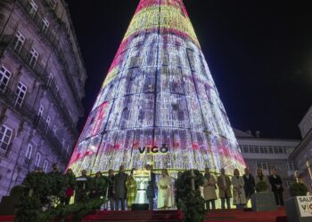 Vigo apaga «la mejor Navidad de la historia del mundo» con otro homenaje a Valencia y ya prepara las siguientes fiestas