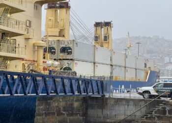 Continúa el registro del mercante atracado en Vigo en busca de droga