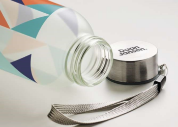 Método para personalizar las botellas y crear productos promocionales únicos