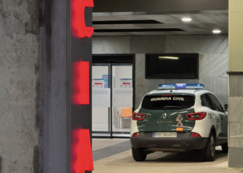 La mujer atacada por su hijo en Mos, trasladada desde la UCI de Vigo al hospital de A Coruña