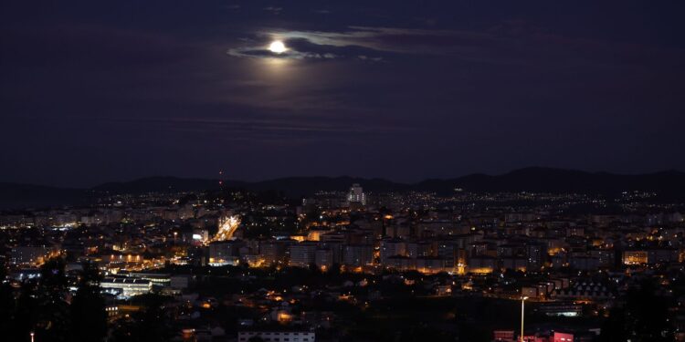 Cielos despejados para la Luna del Lobo, el primer plenilunio de 2025