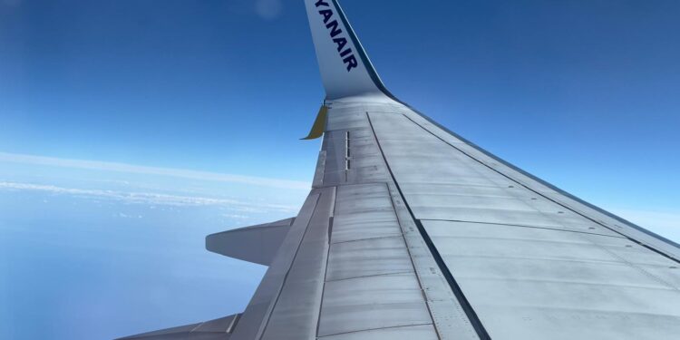 Varapalo de Ryanair a Peinador: la low cost castiga a Vigo con la pérdida de la única ruta sin subvenciones