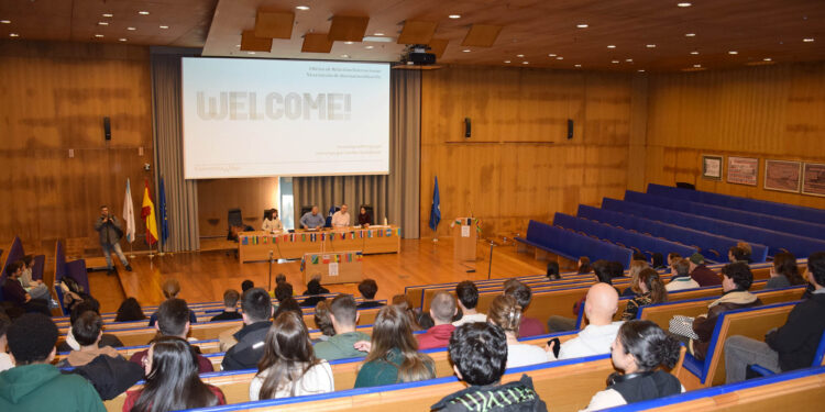 O campus de Vigo acolle este curso a 391 estudantes internacionais de preto de 40 países