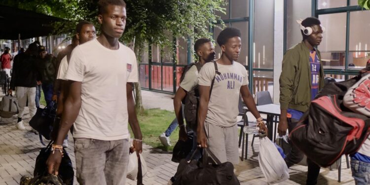 Mondariz-Balneario recibe a otros 200 refugiados procedentes de Canarias