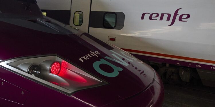 Renfe pone en marcha este viernes dos nuevos servicios de Avlo entre Galicia y Madrid