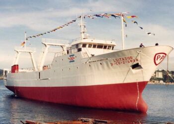 Detenido el capitán de un pesquero con base en Vigo por «explotar» a sus marineros
