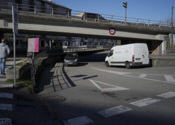 Apuñala y mata a un varón, e intenta agredir a su pareja, en plena calle