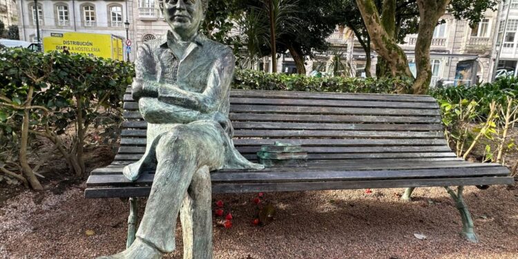 El inolvidable Domingo Villar ya forma parte «para siempre» de la Alameda de Vigo