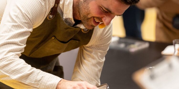 El vigués Marcos González revalida el título de mejor barista de España