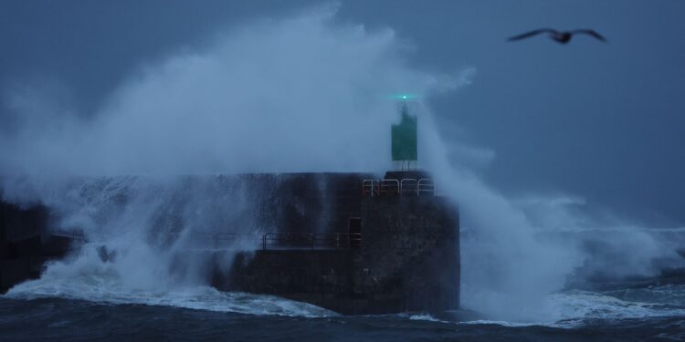 Temporal con olas de seis metros: nueva alerta naranja y suspensión de actividad deportiva federada