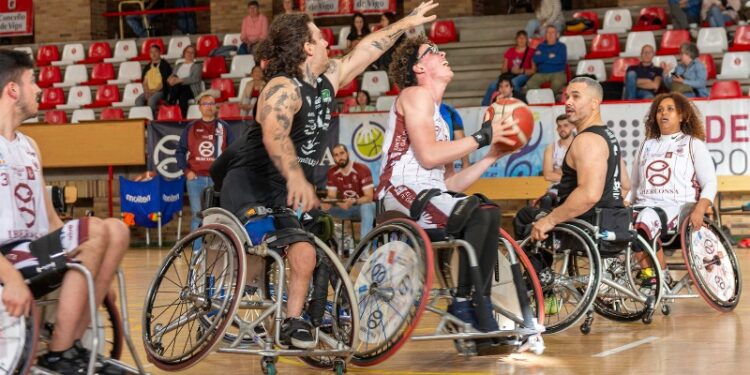 El Amfiv se lleva la victoria en una remontada épica