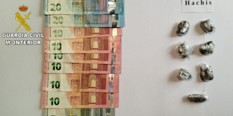 Desmantelado un punto de venta de droga en Gondomar