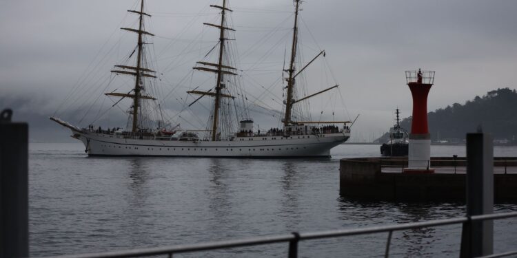 La joya de la navegación alemana atraca en Vigo: fechas y horarios para visitarla