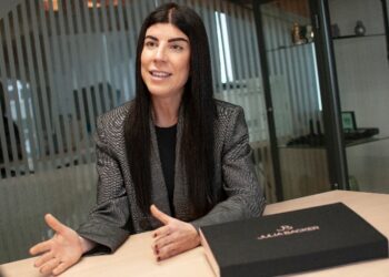 Julia Backer, elegancia, exclusividad y sostenibilidad desde Galicia para el Mundo