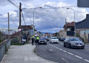 Retenciones y dos heridos tras arrollar un motorista a una chica en Vigo
