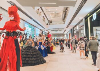 Vialia Vigo da la bienvenida al Carnaval y sorteará tarjetas regalo por el Día del Padre