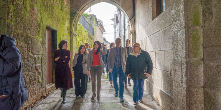La reforma de un edificio del siglo XIX en Tui creará tres viviendas para alquiler a menores de 36 años