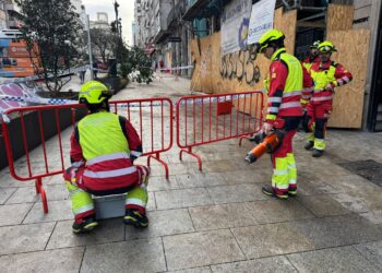 Preocupación en Urzaiz tras el aparatoso accidente de un coche de alta gama