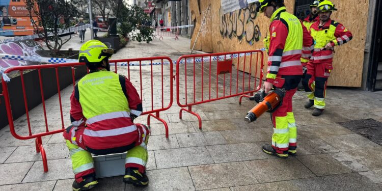 Preocupación en Urzaiz tras el aparatoso accidente de un coche de alta gama