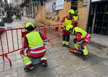 Preocupación en Urzaiz tras el aparatoso accidente de un coche de alta gama