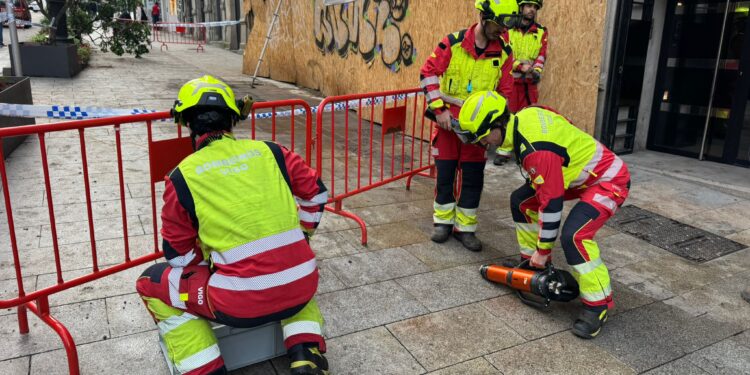 Preocupación en Urzaiz tras el aparatoso accidente de un coche de alta gama