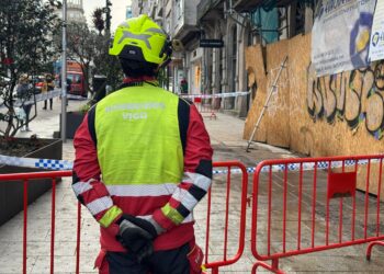 Preocupación en Urzaiz tras el aparatoso accidente de un coche de alta gama