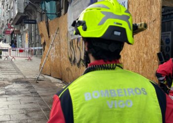 Preocupación en Urzaiz tras el aparatoso accidente de un coche de alta gama