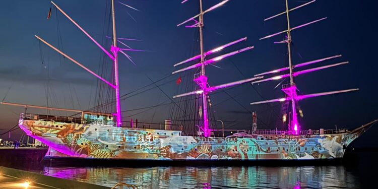 El majestuoso «Gorch Fock», buque escuela orgullo de la Marina alemana, abrirá sus puertas en Vigo