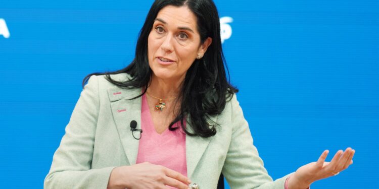 El PPdeG pone deberes a Luisa Sánchez: «Hacer equipo, ensanchar el partido y sumar a personas de la sociedad civil»