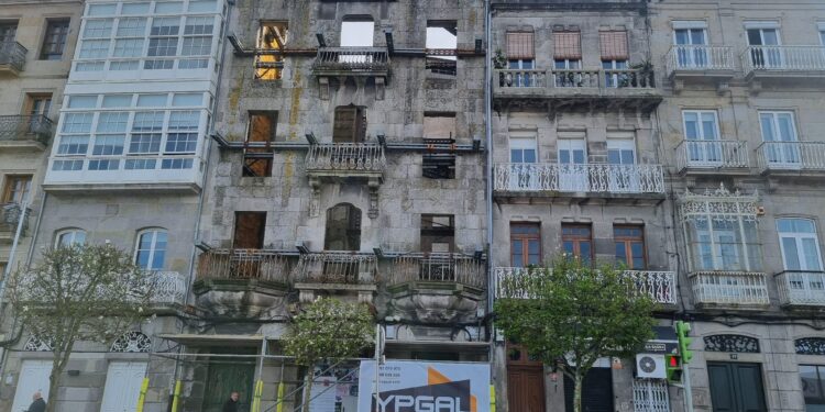 En marcha las obras que transformarán una vieja ruina en un apartahotel de lujo con vistas a la Ría de Vigo