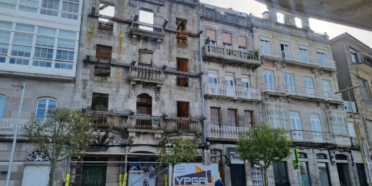 Primeras medidas de tráfico por las obras del apartahotel de lujo del Paseo de Alfonso