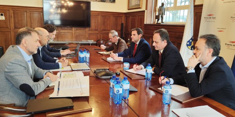Puerto de Vigo y Adif avanzan en el desarrollo de infraestructuras ferroviarias para la terminal