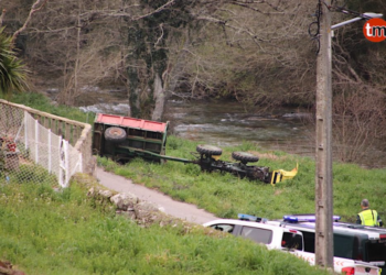 Fallece el conductor de un tractor tras caer por un barranco
