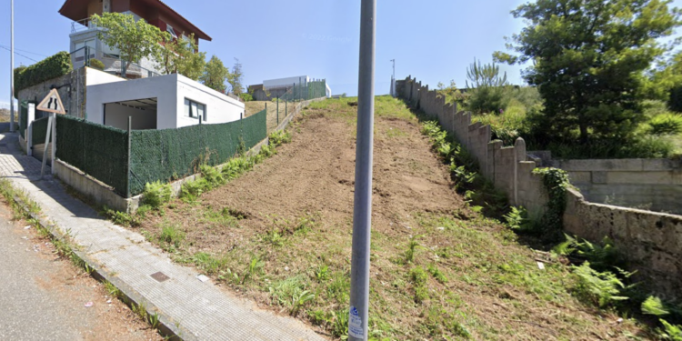 El Concello ingresará 112.000 euros por la venta de una parcela próxima a la playa de Samil