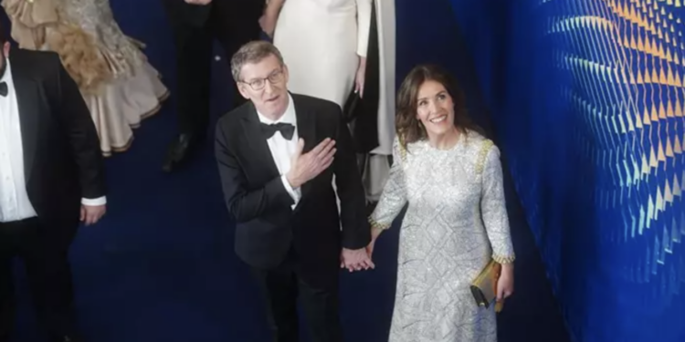 El PP gallego esquiva valorar la petición de la pareja de Feijóo: «Como una ciudadana más, si cumple la normativa, no tengo nada que decir»
