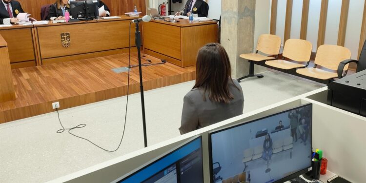 «Fue un accidente, nunca imaginé que pudiera causar ese daño», dice la joven que dejó sin un ojo a su novio en Vigo