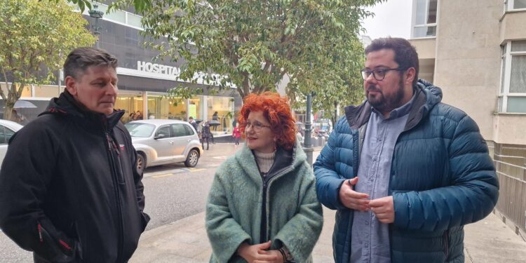 Críticas a la «opacidad» de la negociación con Povisa y a las «dos velocidades» de la asistencia sanitaria en Vigo